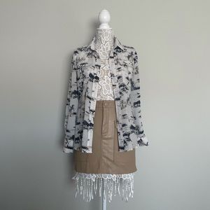 Safari Print Button Down Blouse | Small | Bebe
